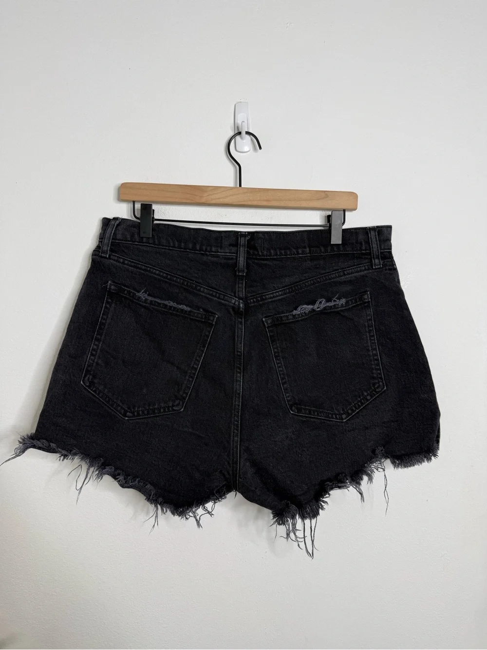 Abercrombie & Fitch CURVE LOVE  The Mom Short High Rise Washed Black 32 Cotton